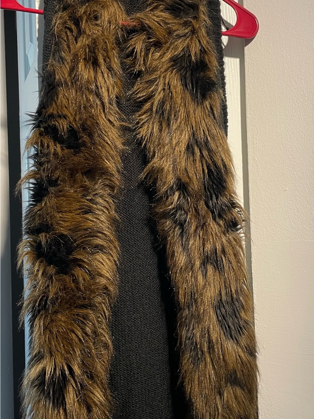 H&M Faux Fur Trim Knit Ves